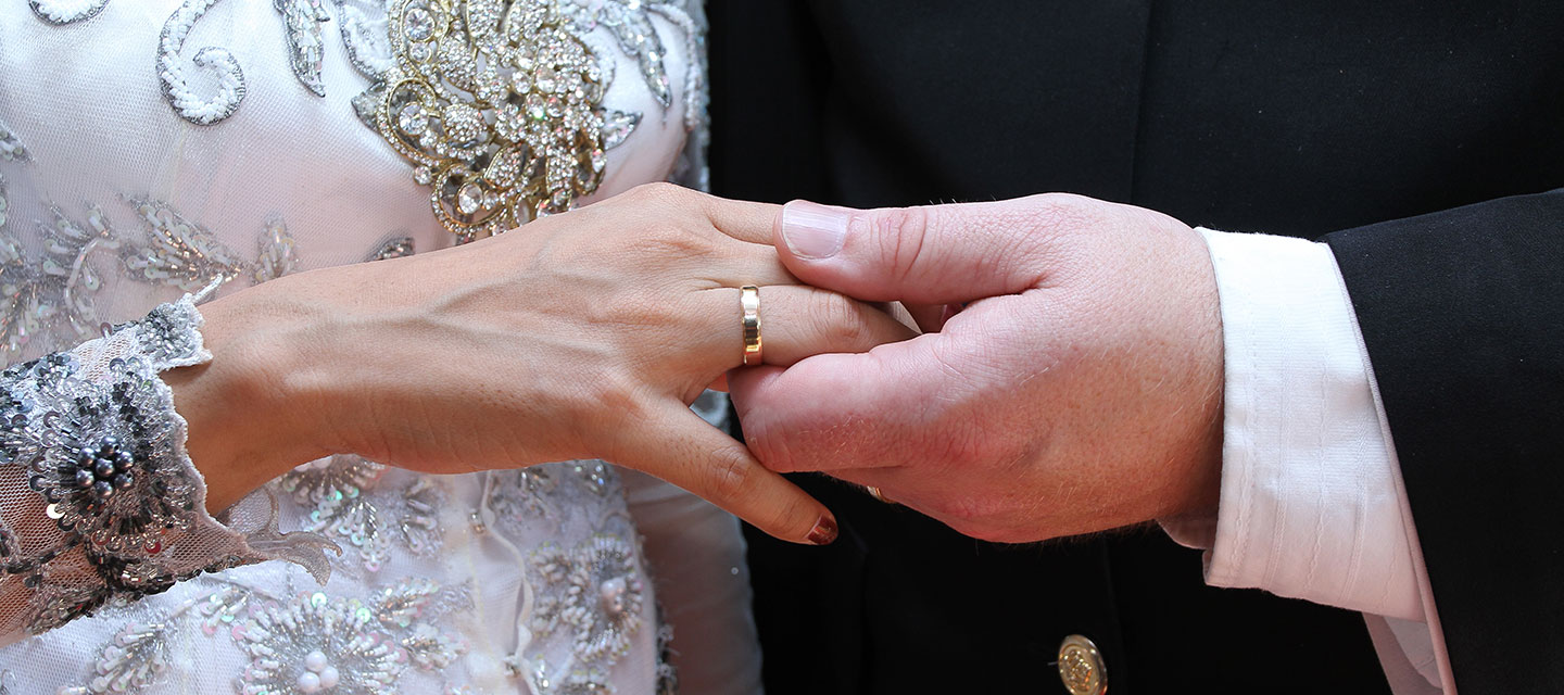 Unusual Wedding Rings Harriet Kelsall 